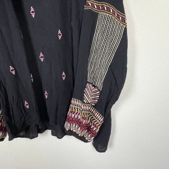 SUNDANCE Women’s Black Embroidered Geometric Peasant Tassel Blouse Boho Size L - Picture 3 of 6